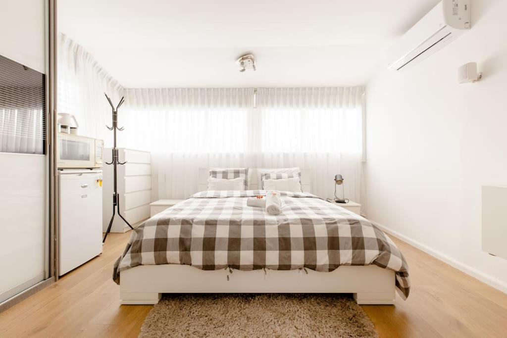 Apartamento Charming Unit With Pool And Great Amenities Rishon LeZion Exterior foto