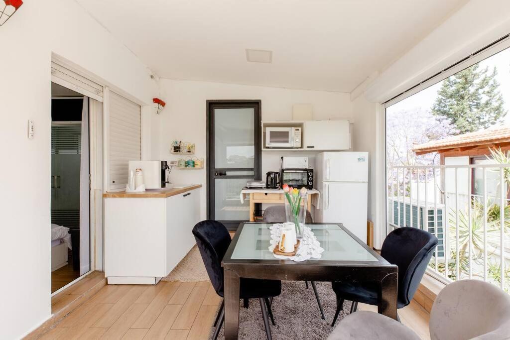 Apartamento Charming Unit With Pool And Great Amenities Rishon LeZion Exterior foto