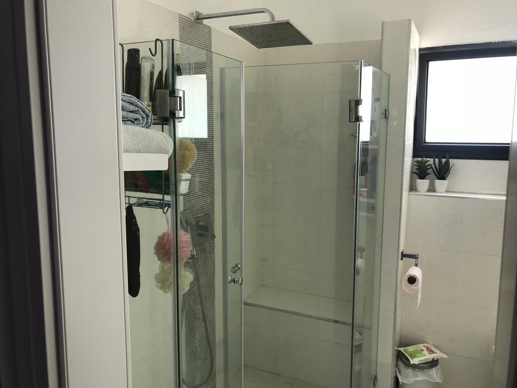 Apartamento Charming Unit With Pool And Great Amenities Rishon LeZion Exterior foto