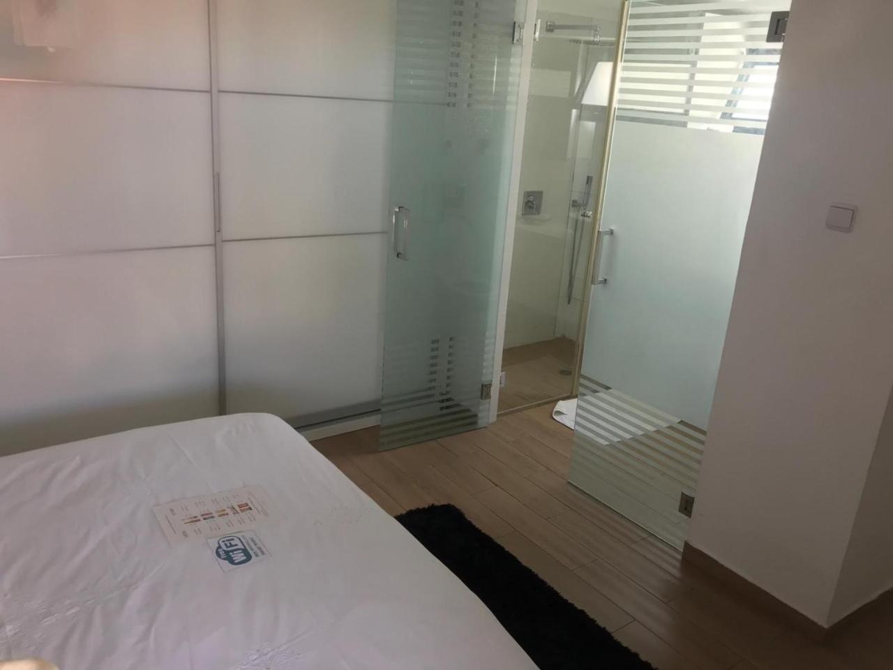 Apartamento Charming Unit With Pool And Great Amenities Rishon LeZion Exterior foto