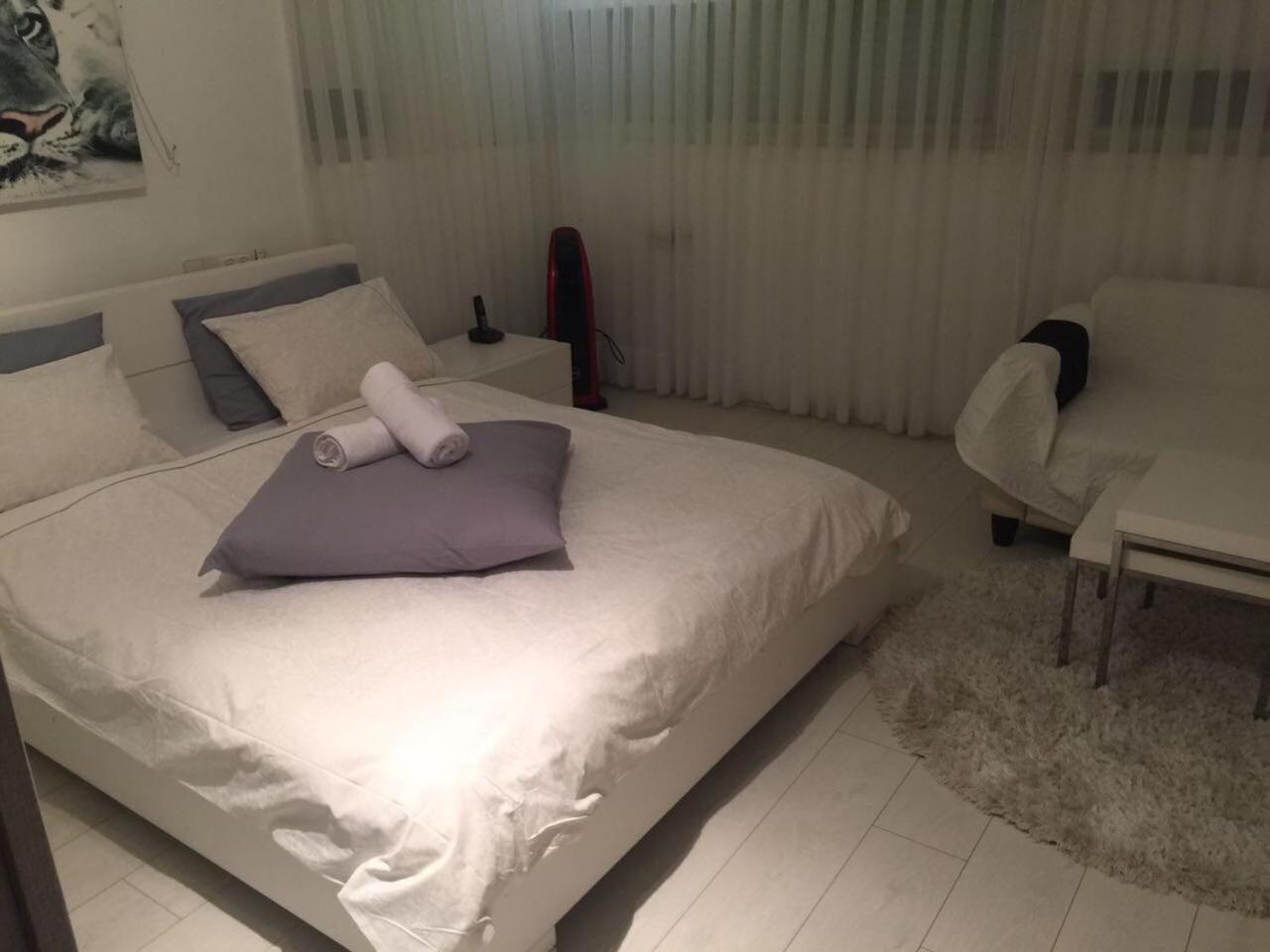 Apartamento Charming Unit With Pool And Great Amenities Rishon LeZion Exterior foto