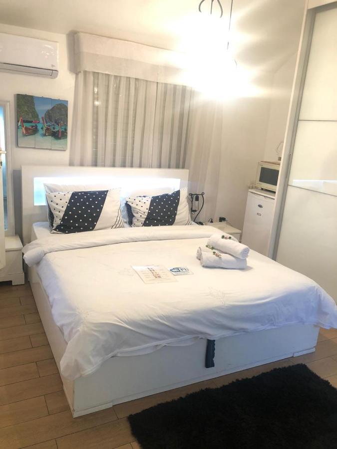 Apartamento Charming Unit With Pool And Great Amenities Rishon LeZion Exterior foto