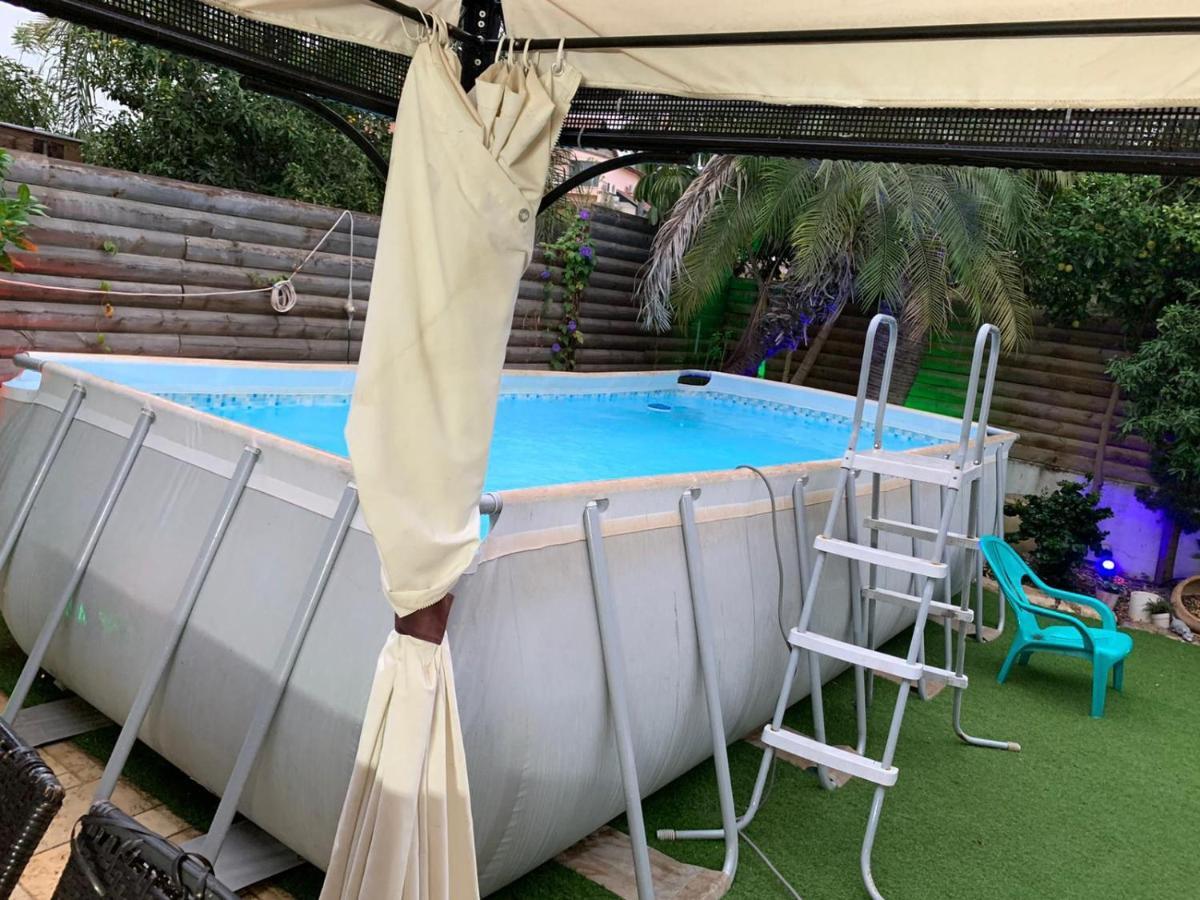 Apartamento Charming Unit With Pool And Great Amenities Rishon LeZion Exterior foto